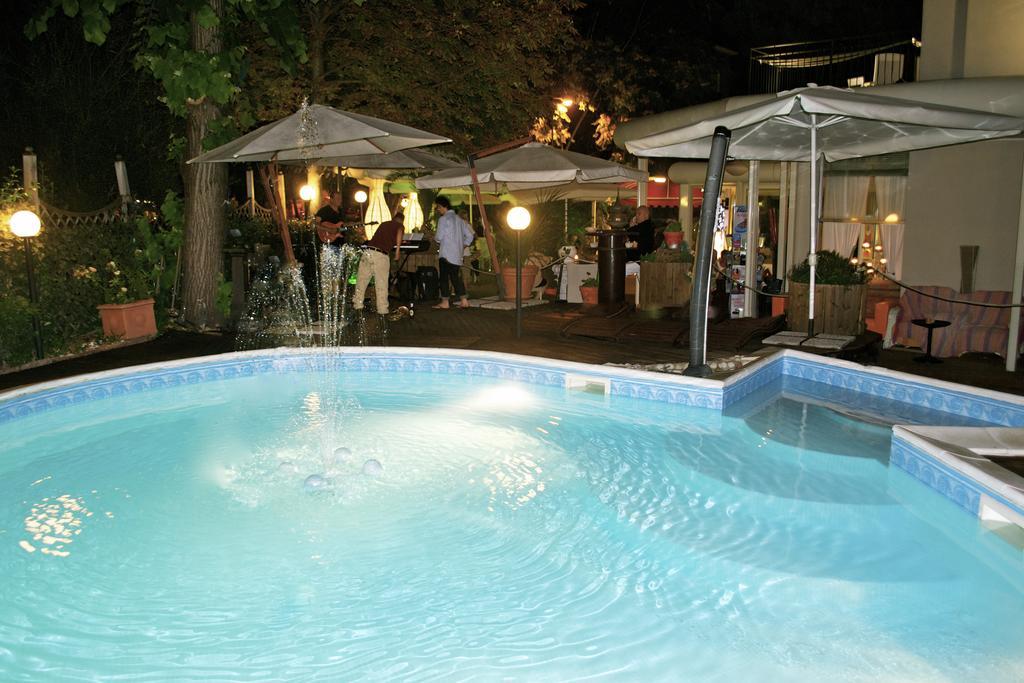 Hotel Bengasi Rimini Exteriér fotografie