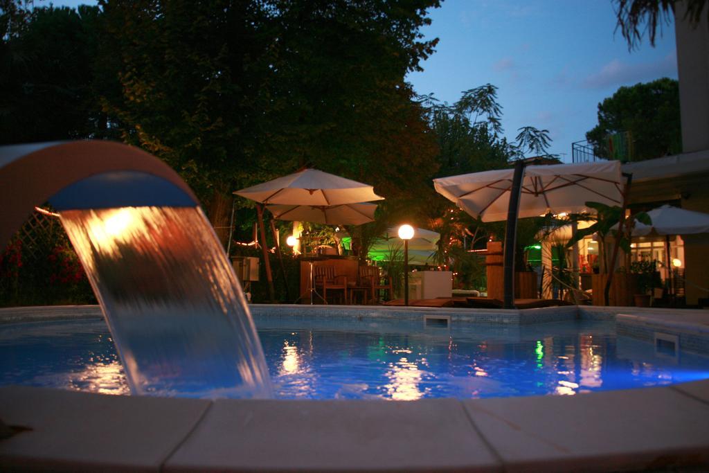 Hotel Bengasi Rimini Exteriér fotografie