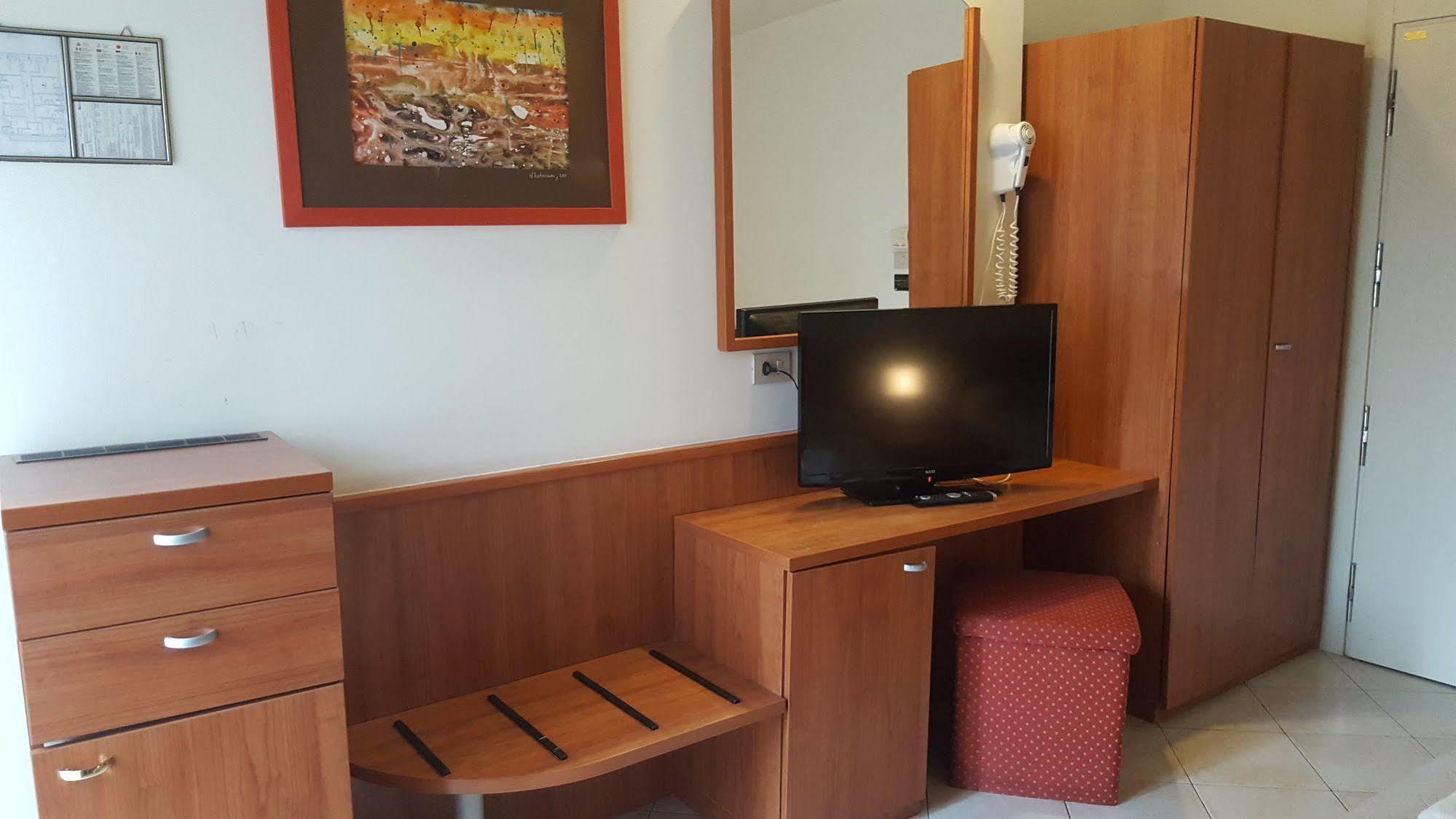 Hotel Bengasi Rimini Exteriér fotografie