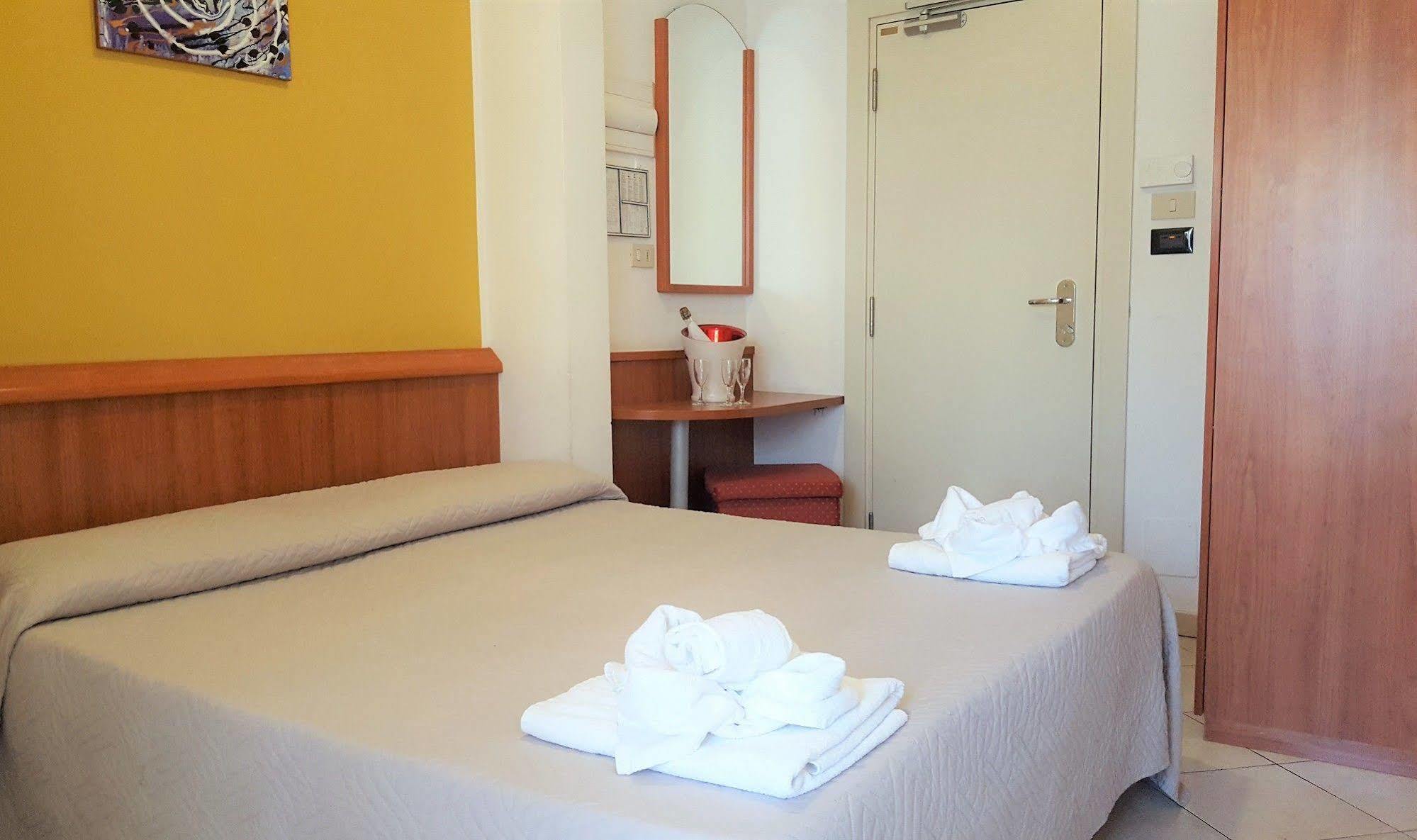 Hotel Bengasi Rimini Exteriér fotografie