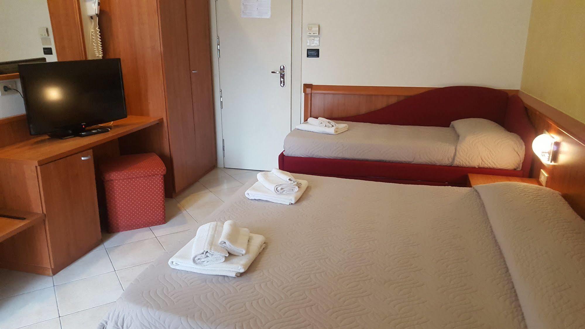 Hotel Bengasi Rimini Exteriér fotografie